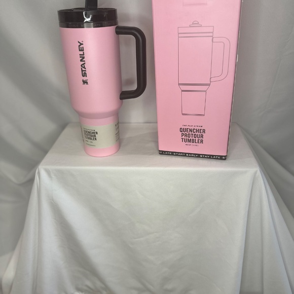 Stanley 40oz Messi GOAT Edition - Picture 3 of 5